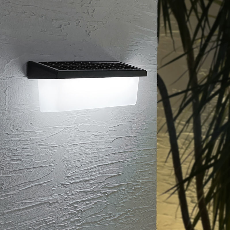 IP65 Waterproof Solar Wall Light dengan 80 CRI untuk Penggunaan Luar Ruangan