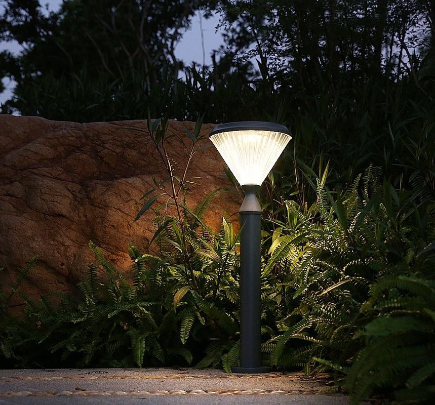 Solar Light Bulb Jalan Penerangan Taman Surya Luar Tahan Air Dipimpin Halaman Belakang Lampu Taman Rumput Surya