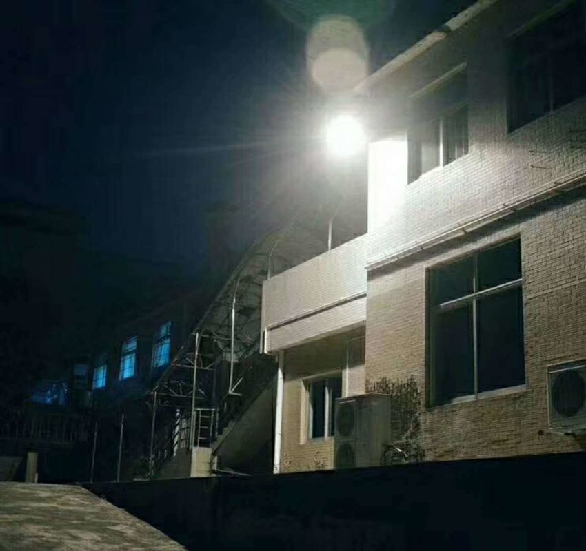 LED Garden Outdoor Solar Flood Light Sensor Gerak Didukung Dengan Kontrol Lampu Cerdas
