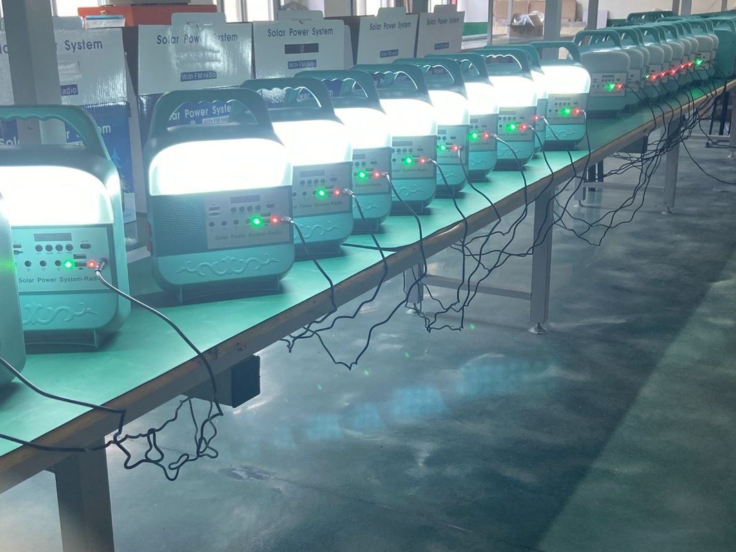 Kit Pencahayaan Surya Portabel / Panel Surya untuk Sistem pencahayaan Rumah SRE-583