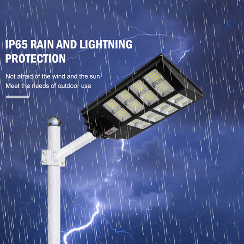 Sensor Gerak Lampu Jalan ABS Tahan Air IP65 100w 300w Lampu Jalan Surya Luar Ruangan Terintegrasi