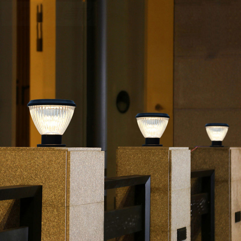 Taman LED Surya Dekorasi Tahan Air Luar Ruangan Semua Dalam Satu Lampu Pilar Lampu