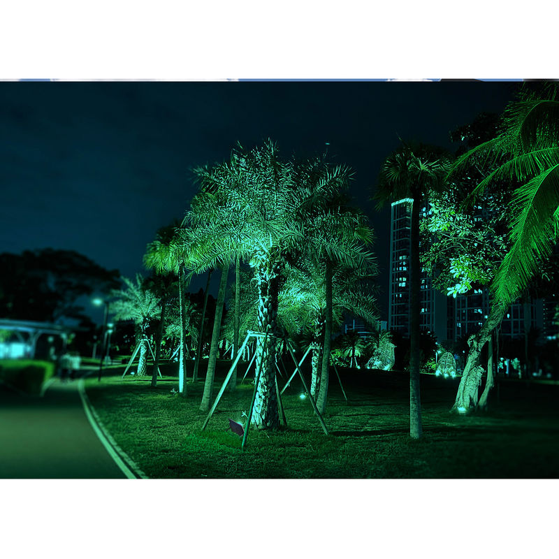 Kontrol APP Cerdas RGB Mengubah Warna Eksterior Lampu Sorot Luar Ruangan Tenaga Surya